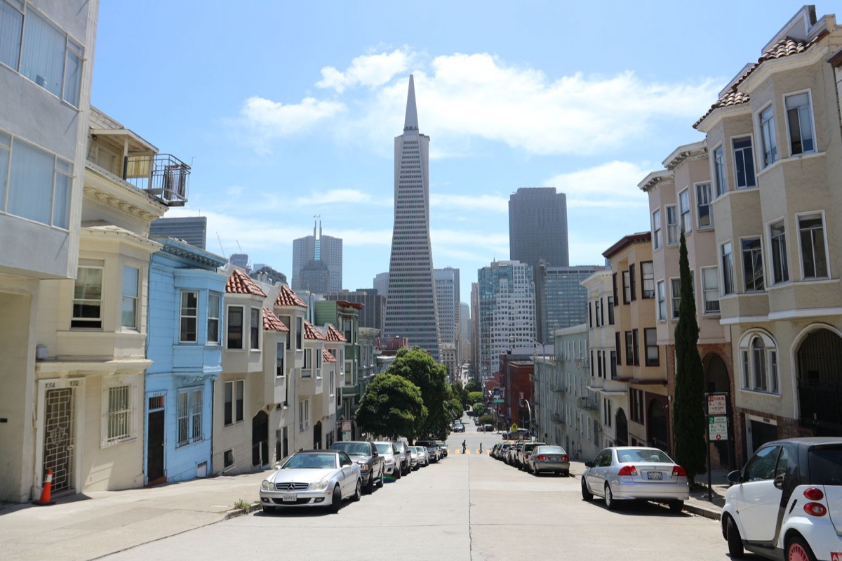 Strada di San Francisco in pietra