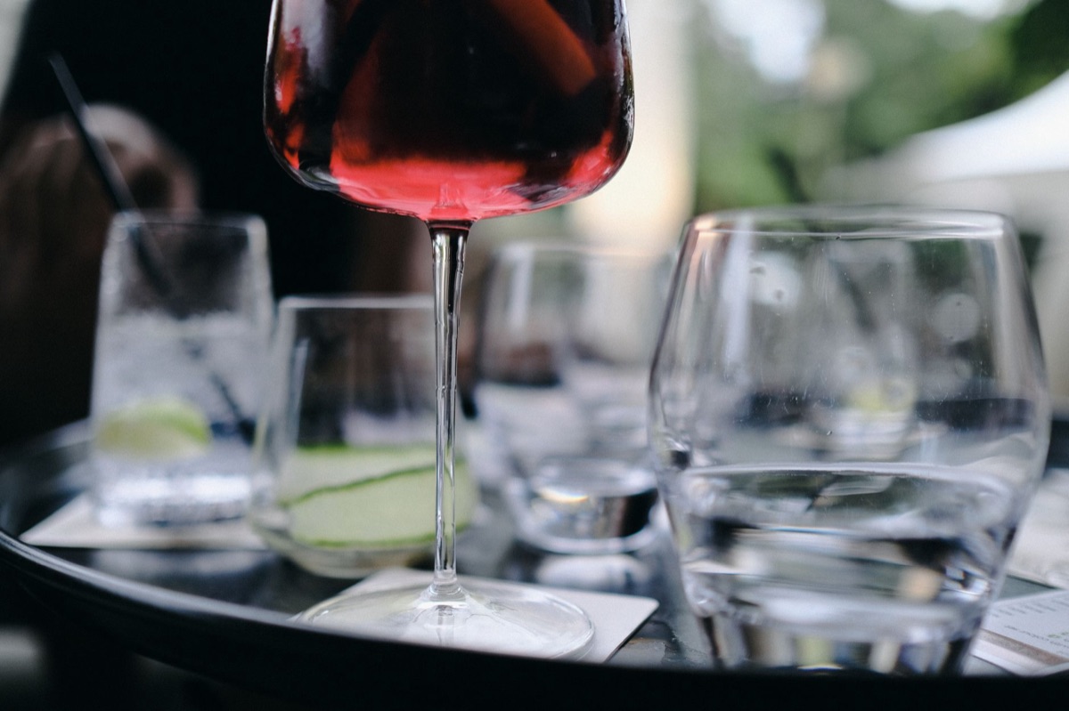 rode wine in white mug