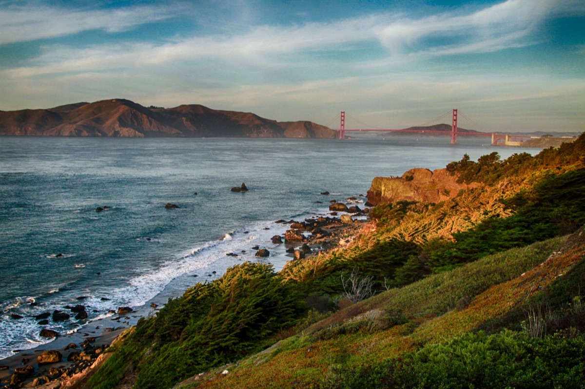 Trilha de montanha na área de conservação de Golden Gate