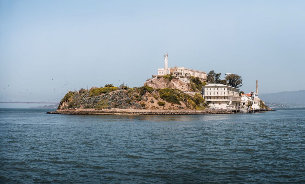 turista em alcatraz island